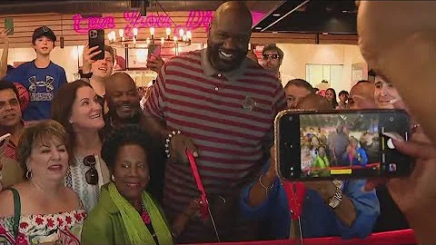 Shaq's 'Big Chicken' now open in Houston