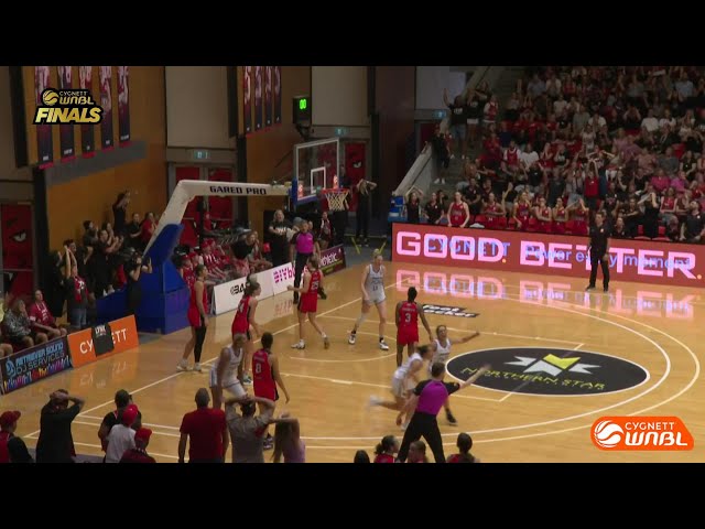 Mercedes Russell Posts 18 points & 17 rebounds vs. Perth Lynx