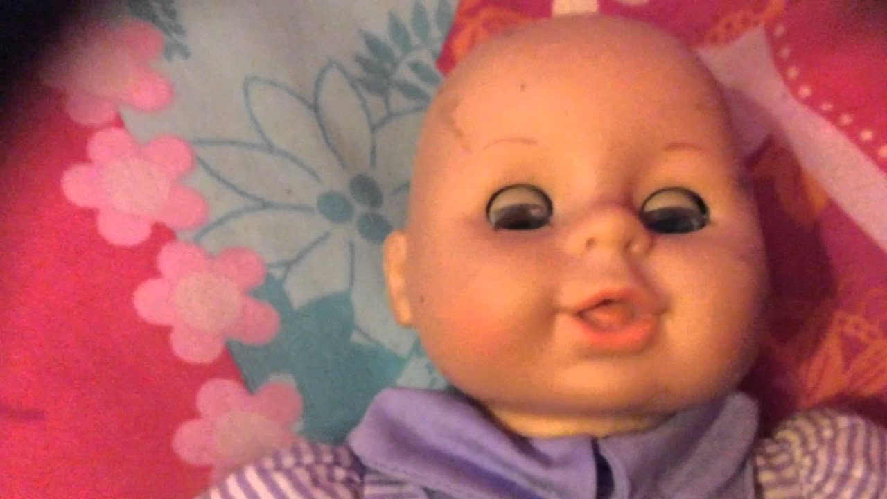 baby doll eyes open and close