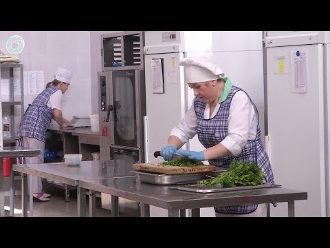 Школьное питание под особым контролем. Как проверяют качество продуктов и готовых блюд?