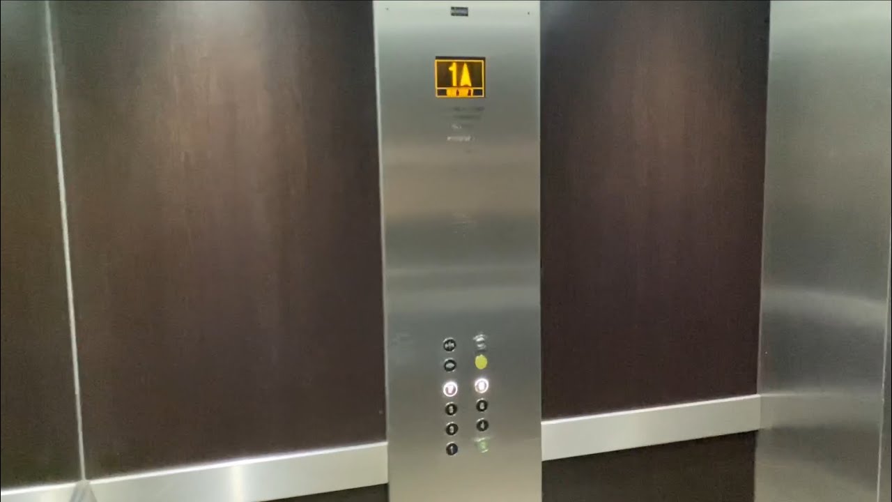 Ansa Traction MRL Lifts Selfridges Birmingham And Otis 2000 Traction