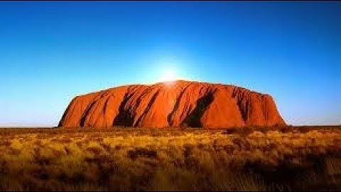 Những Khối Đá Có Thể Đổi Màu Tại Uluru, Australia