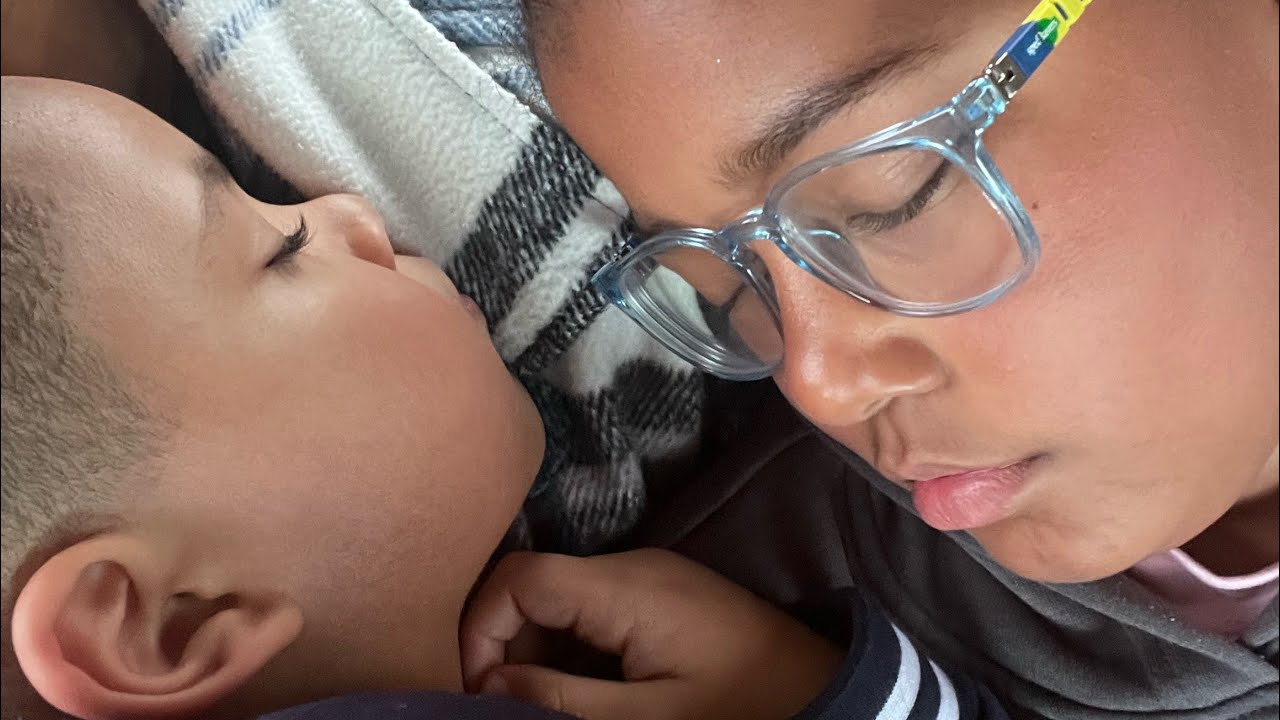 Spend the weekend + Monday with me 🤗