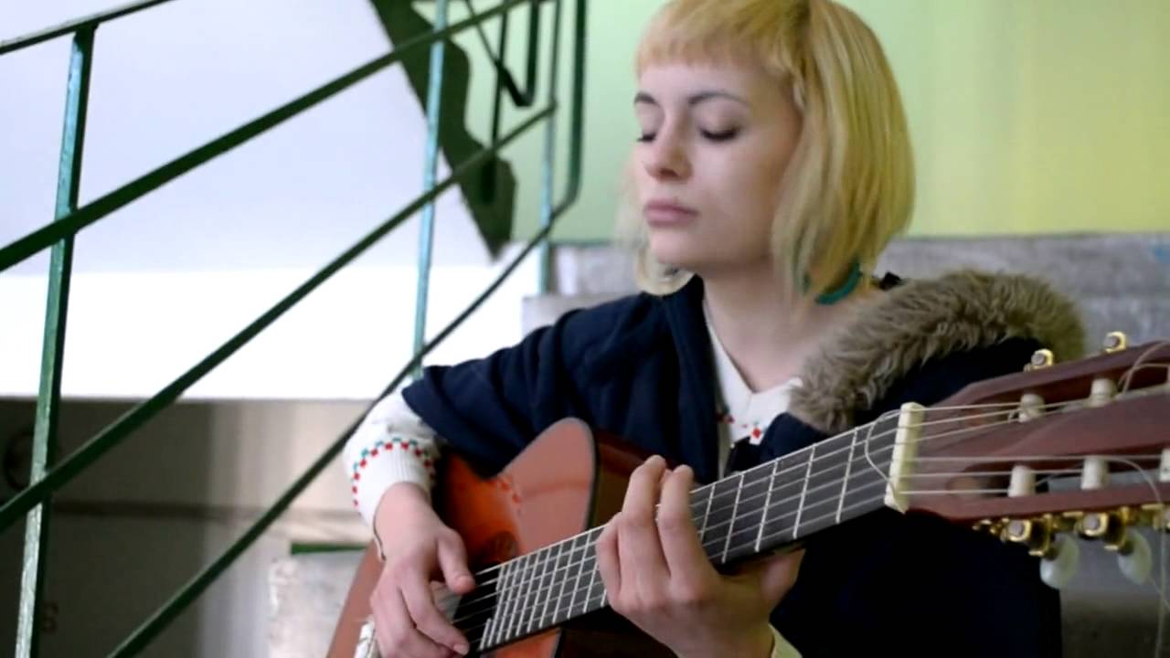 Песни под гитару женщины поют