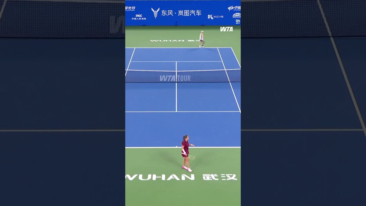 Ice in her veins ❄️Sonay Kartal leads over Ostapenko in Wuhan!#dongfengvoyahwuhanopen