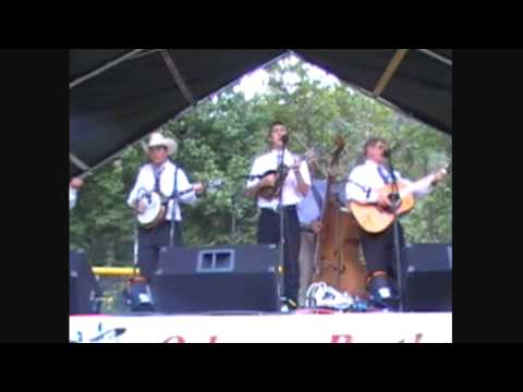 The Bluegrass Mountaineers - I Hear A Choo Choo Co...