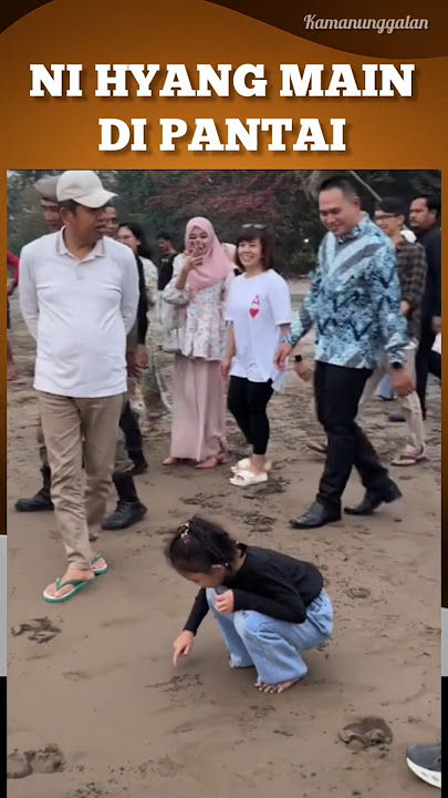 Ni Hyang Playing at Pelabuhan Ratu Beach 🥰😍❤ #kangdedimulyadi