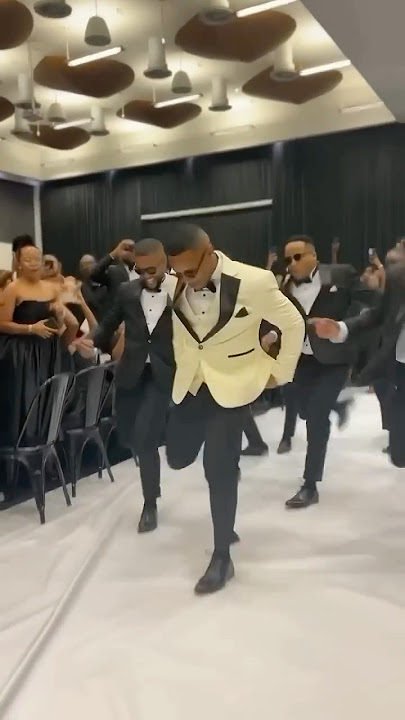 When your groom is a top dancer🕺🏻🤩 #shorts #wedding #nigerianwedding #ghanaweddings