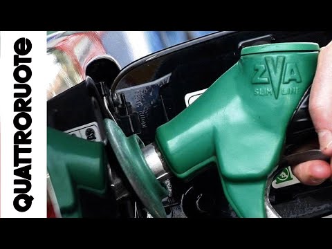 Video: Come risparmiare carburante (con immagini)