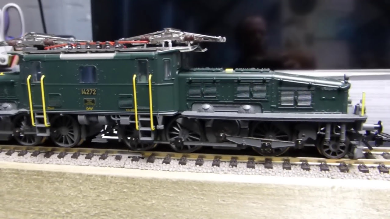 Broken Trix Swiss Crocodile (Ebay) - YouTube