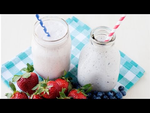 homemade-yogurt-drinks-with-real-fruit---healthy-snack