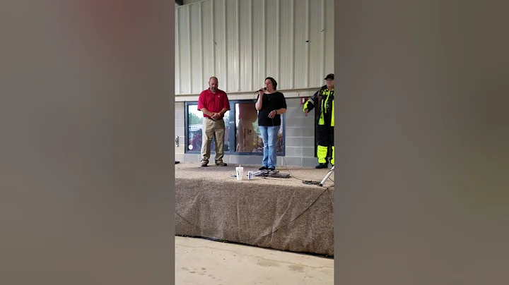 Karen Elmore singing National Anthem at Run For Th...