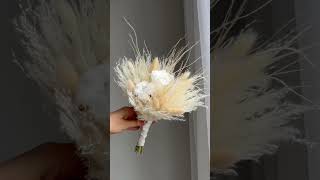 Trockenblumen Brautstrauß „Weiche Wolke“ Weiß – Boho Brautstrauß mit konservierter Rose