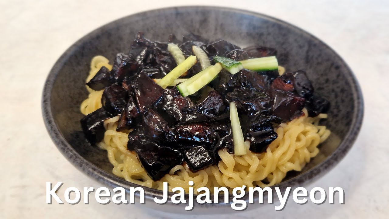 Korean Jajangmyeon Recipe – Black Bean Noodles (짜장면)