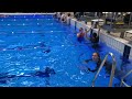Polsgreep reddend zwemmen