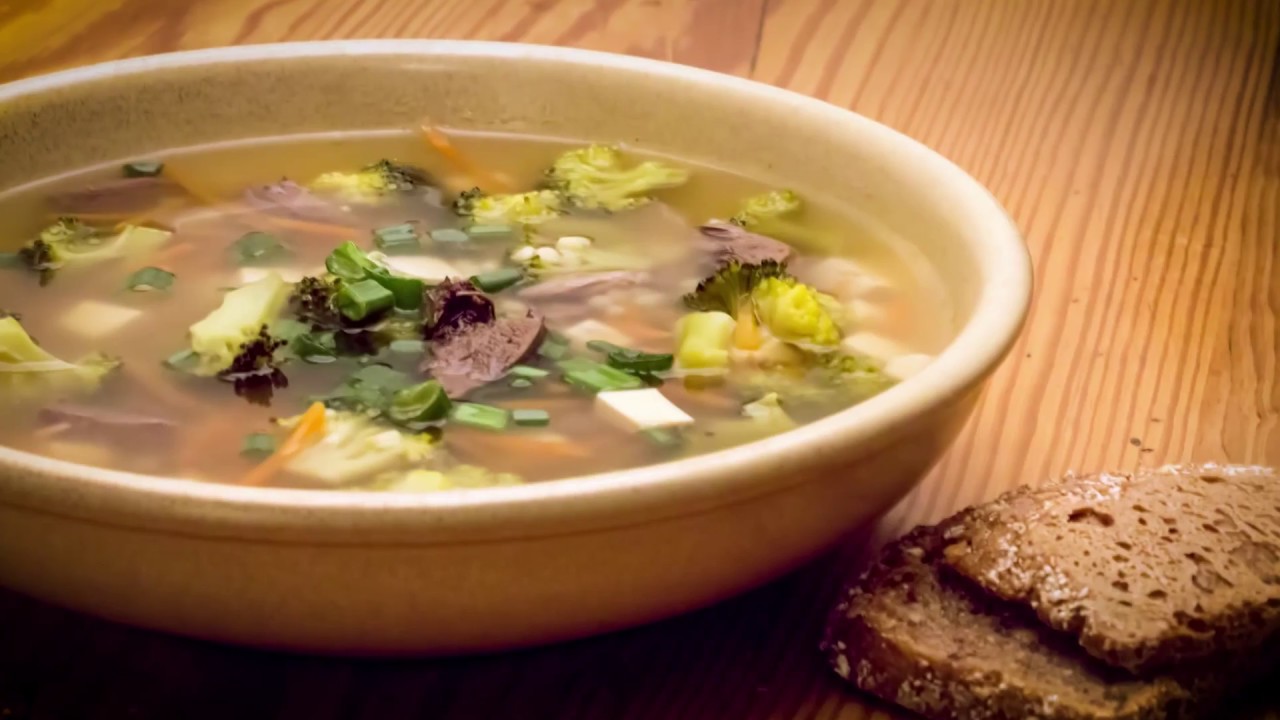 Wilde Geflügelbrühe - Suppe mit Täubchen und Gemüse - YouTube Wilde Geflügelbrühe - Suppe mit Täubchen und Gemüse - YouTube