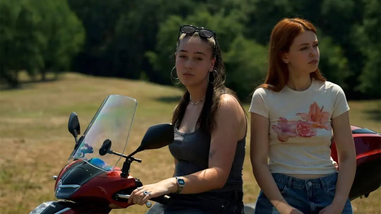 Maig, Juls - Per si tornes (Video)