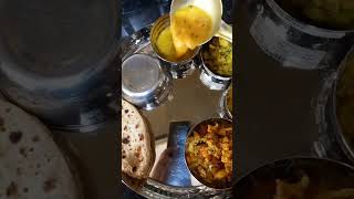 shotsvideo व्हेज थाळी या जेवायला simplethali foodblogger maharashtrianthali ???