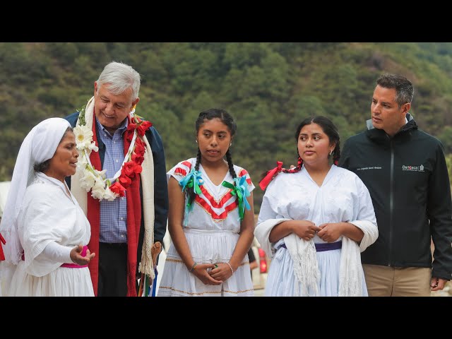 Constructoras del camino de Santo Domingo Xagacía, Oaxaca