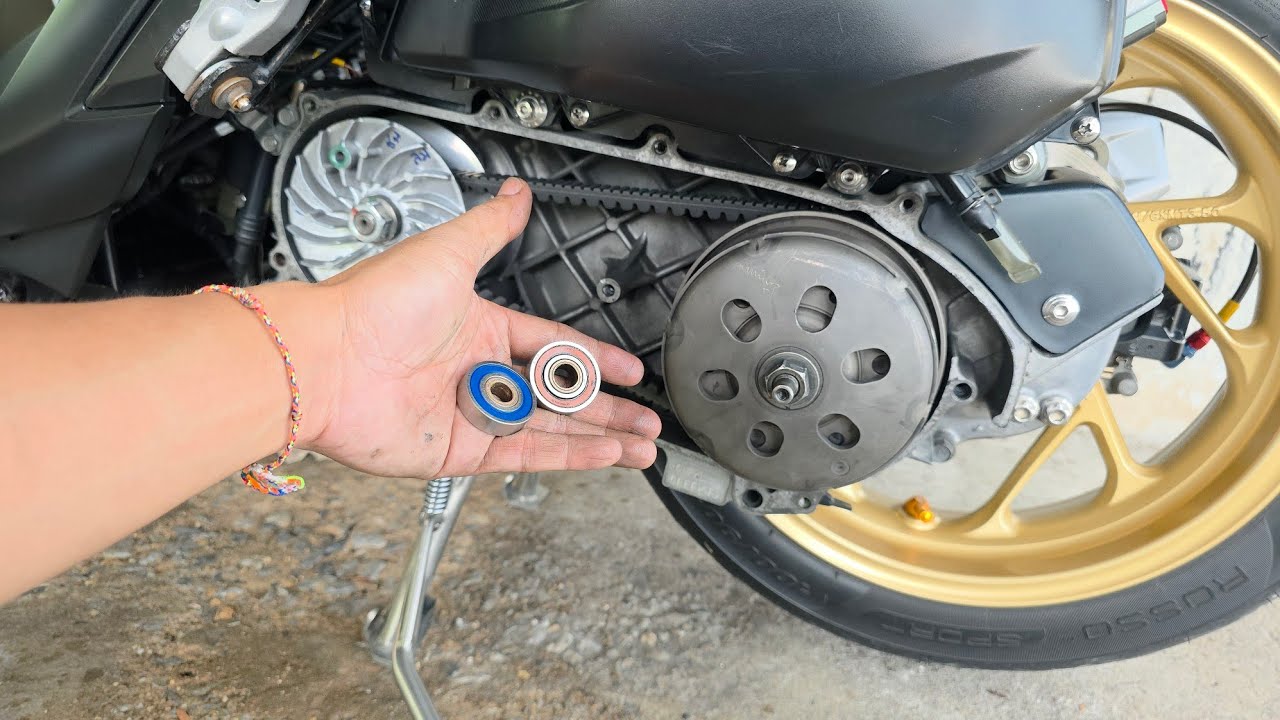 เปลี่ยนลูกปืนฝาแคร้งClick125,150i ยี่ห้อNTN