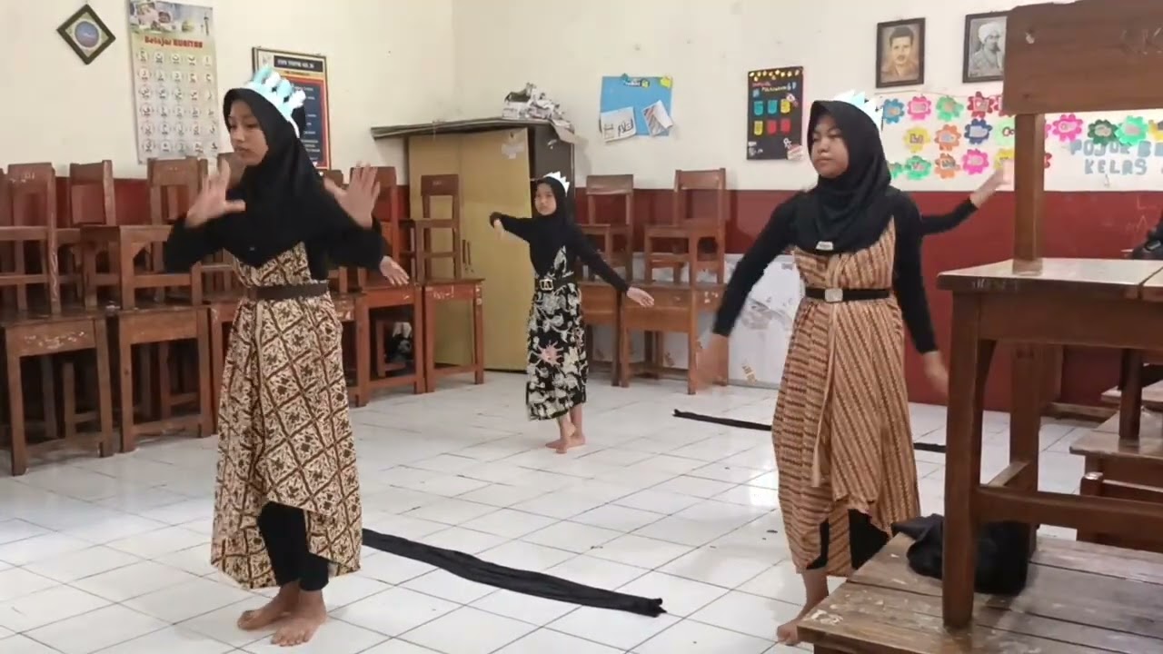 KELOMPOK 3 UJIAN PRAKTEK SBDP KELAS 6D SDN CIKASUNGKA 01 TAHUN 2026