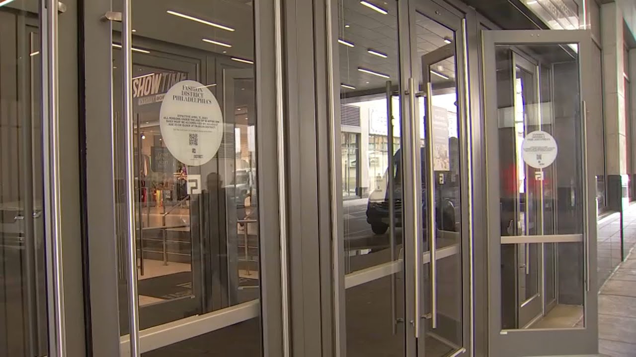 Teens React to New Supervision Rule at Fashion District Philadelphia