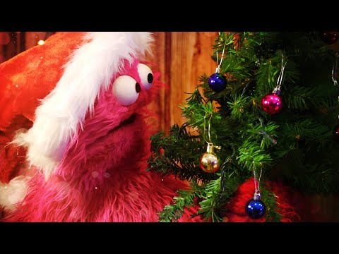 ASMR Decorating A Christmas Tree & Enjoying A Cozy Crackling Fire 🎄🪵