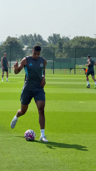 Malick Thiaw's first training session 💪