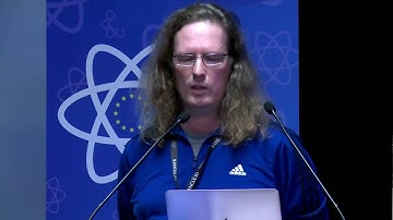 Checking React with Flow by Oliver Zeigermann at react-europe 2016