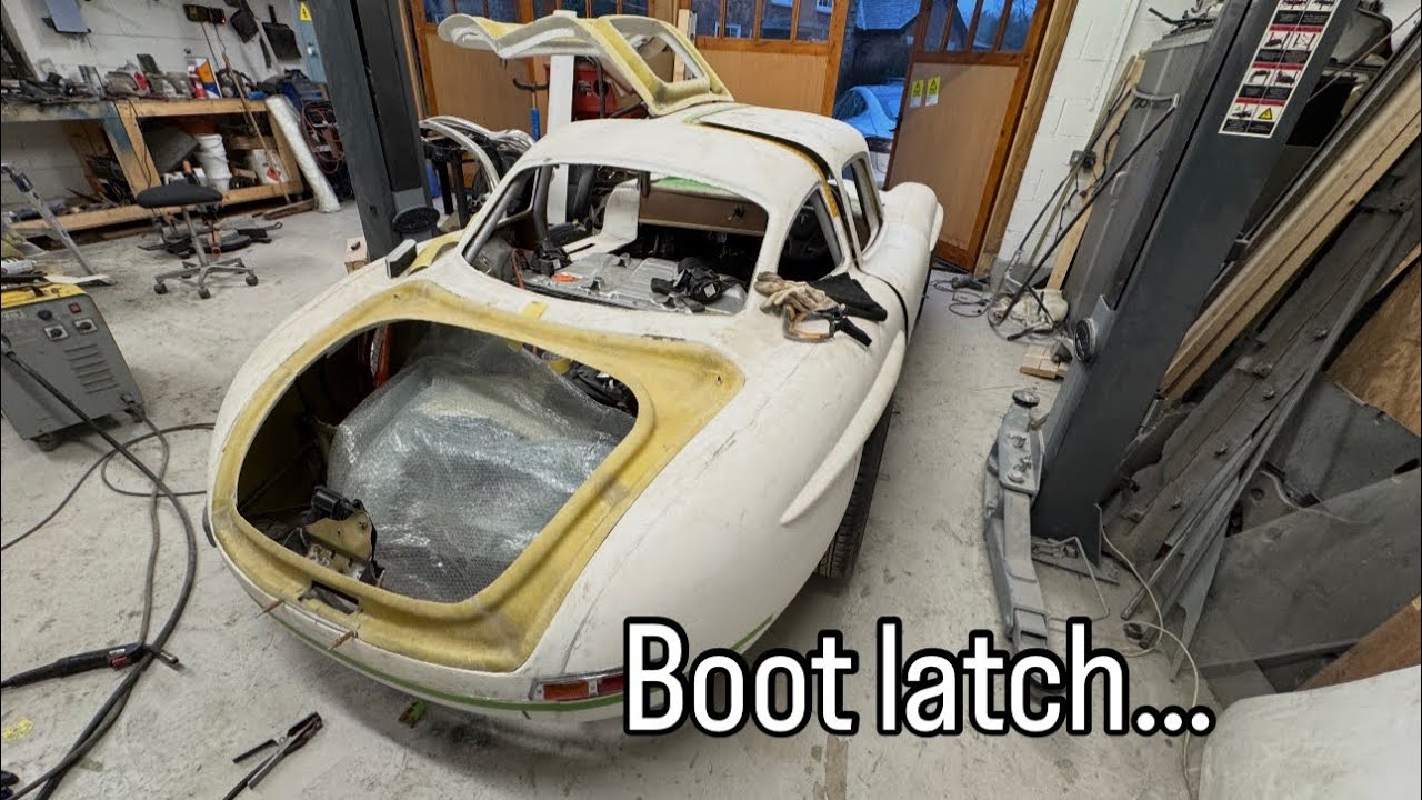 Tesla Gullwing build part 46: Tesla boot latch integration