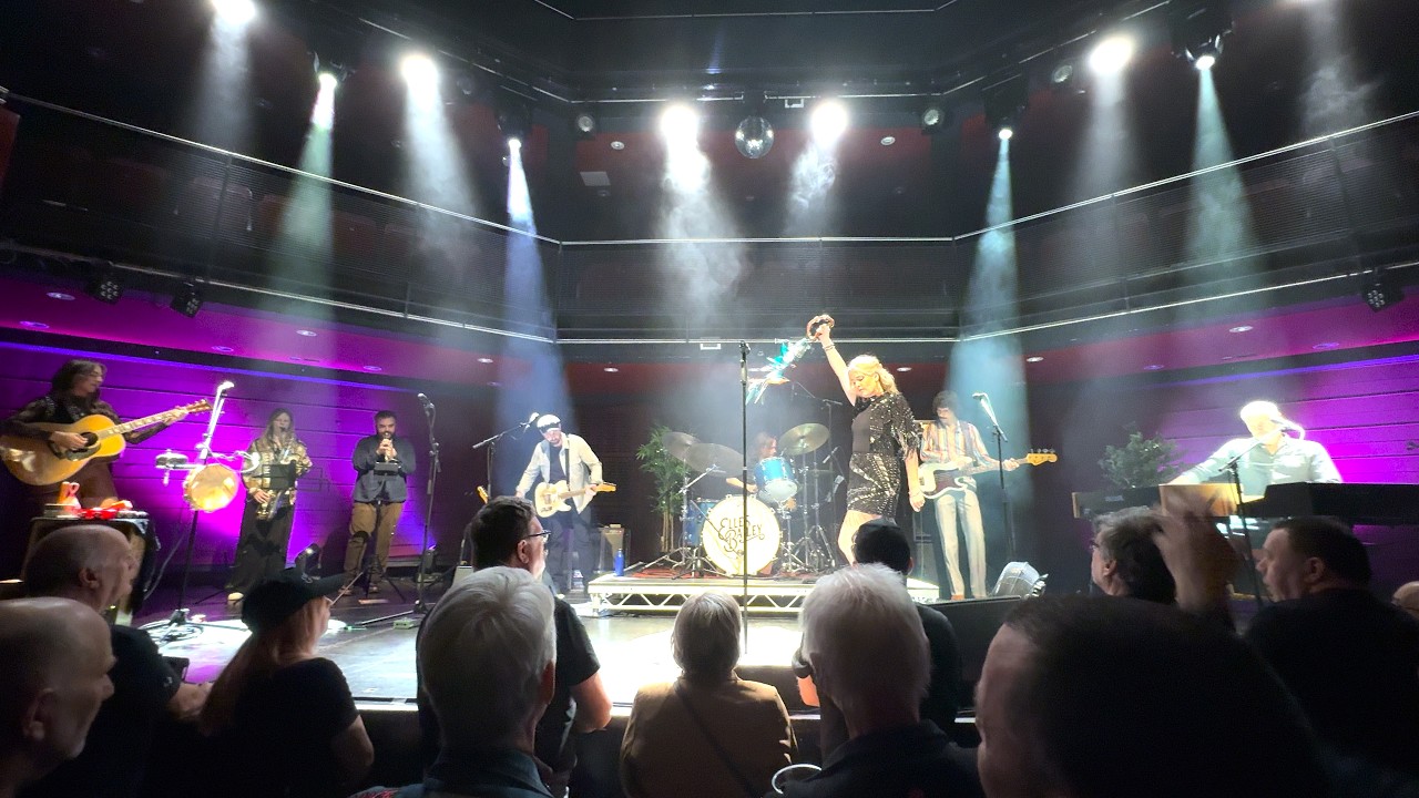 Watch Let it Burn - Elles Bailey at the Glasshouse Sage 2 Gateshead 26/03/26 on YouTube Watch Let it Burn - Elles Bailey at the Glasshouse Sage 2 Gateshead 26/03/26 on YouTube