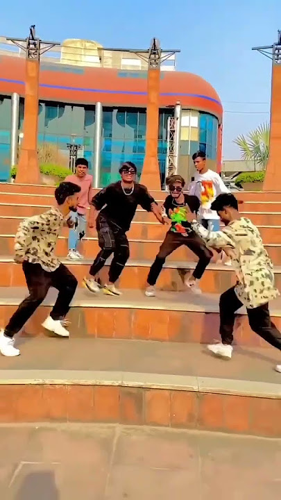 https://vt.tiktok.com/ZSYXRf7hg/
