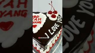 Kue Ulang tahun siram coklat Love | Shorts #dekorasikue