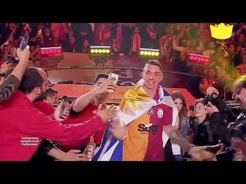 Fernando Muslera Sahneye Çıkış Anı ve Şarkısı Galatasarayda 6. Şampiyonluğunu Kutluyor #galatasaray