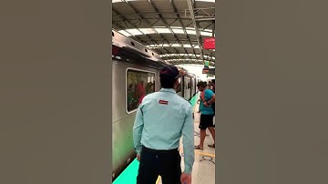 Kochi metro train video | kochi metro station view | kochi metro