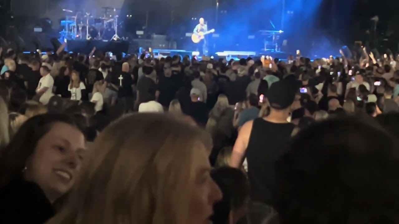 Daughtry tribute to Brad from 3 Doors Down Columbus, Oh 7/20/25