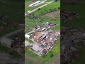 Un tornado deja decenas de casas y estructuras destruidas en Illinois