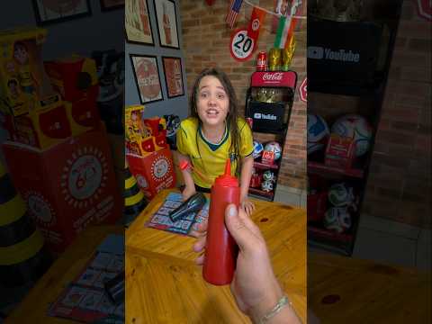 PEGADINHA DO KETCHUP E AS FIGURINHAS !!! #shorts #shortvideo