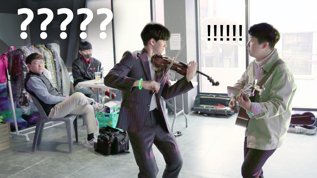 Мальчик так быстро начинает играть на скрипке, а учеников шокируют