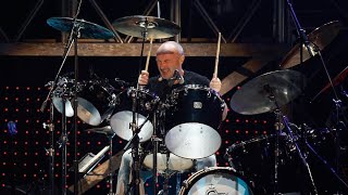 Phil Collins Epic Drum Solo – Live in Paris | Legendary Performance 🥁🔥