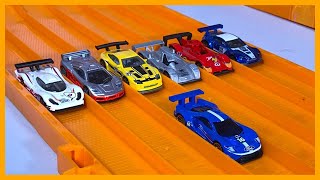 2016 FORD GT RACE vs 6 RACE CARS - HOT WHEELS screenshot 5