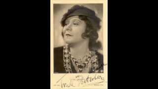 Video thumbnail of "Die Ballade von der sexuellen Hörigkeit mit Trude Hesterberg - Kurt Weill Die Dreigroschenoper.wmv"