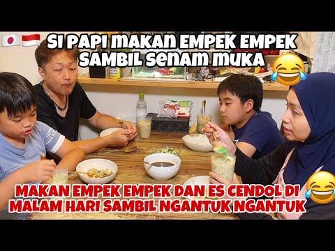 BOCIL JEPANG MAKAN EMPEK EMPEK DAN ES CENDOL BEGINI REAKSI NYA🫢-PAPI MAKAN EMPEK EMPEK SAMBIL😅