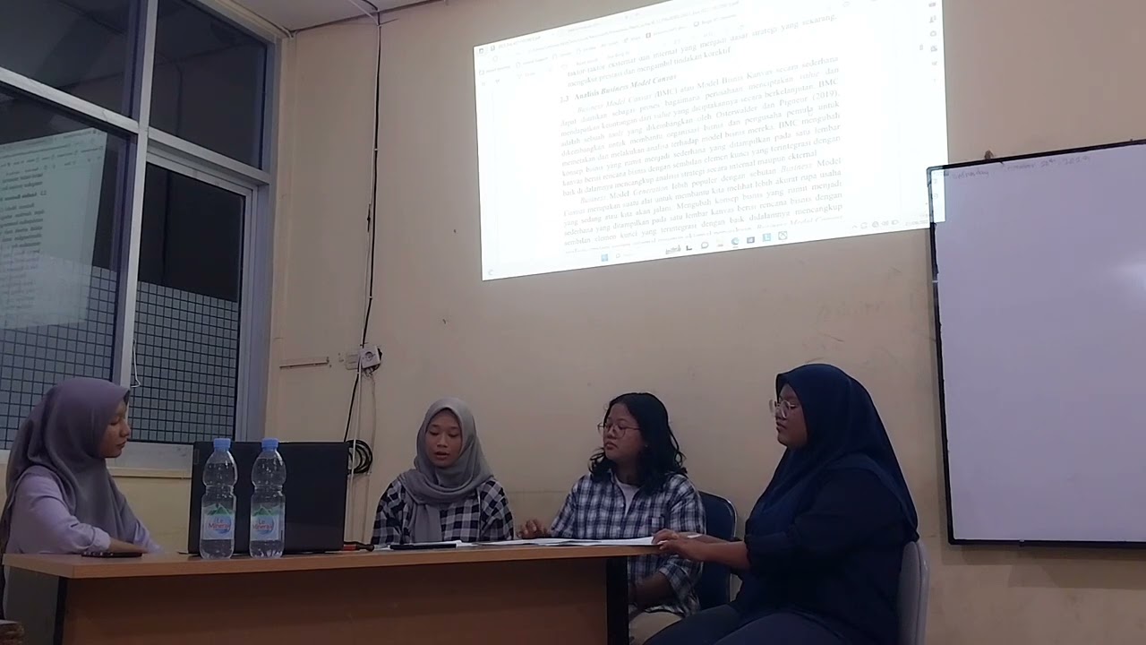 Tugas Digital Business Models: Analisis Dengan Menggunakan Bussiness Model Canvas dan Analisis SWOT.