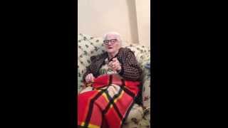 Huriyet Kadını 83Yaşındaki Süper Babaanneden Atatürk Şi̇i̇ri̇ Ve Ankara Marşi