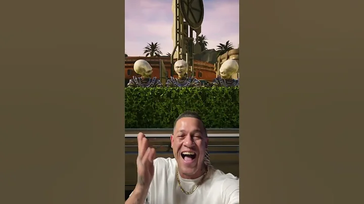 What has 5 toes but isn’t your foot?🤔 #funny #Shorts #greensreen