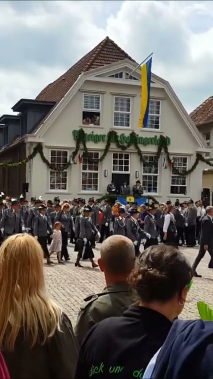 Kompletter Aufmarsch zum Geburtstagskonzert des Bundesfanfarenkorps Neuss Furth 1952 e.V.