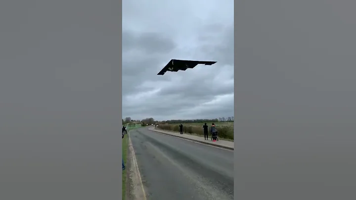 B2 Stealth Bomber arrival Fairford (FFD) - DayDayNews