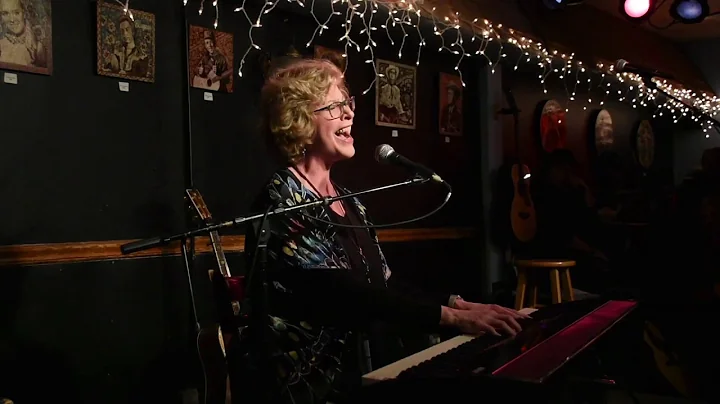 Ellen Edwards Performing "Blue and Green" at the B...