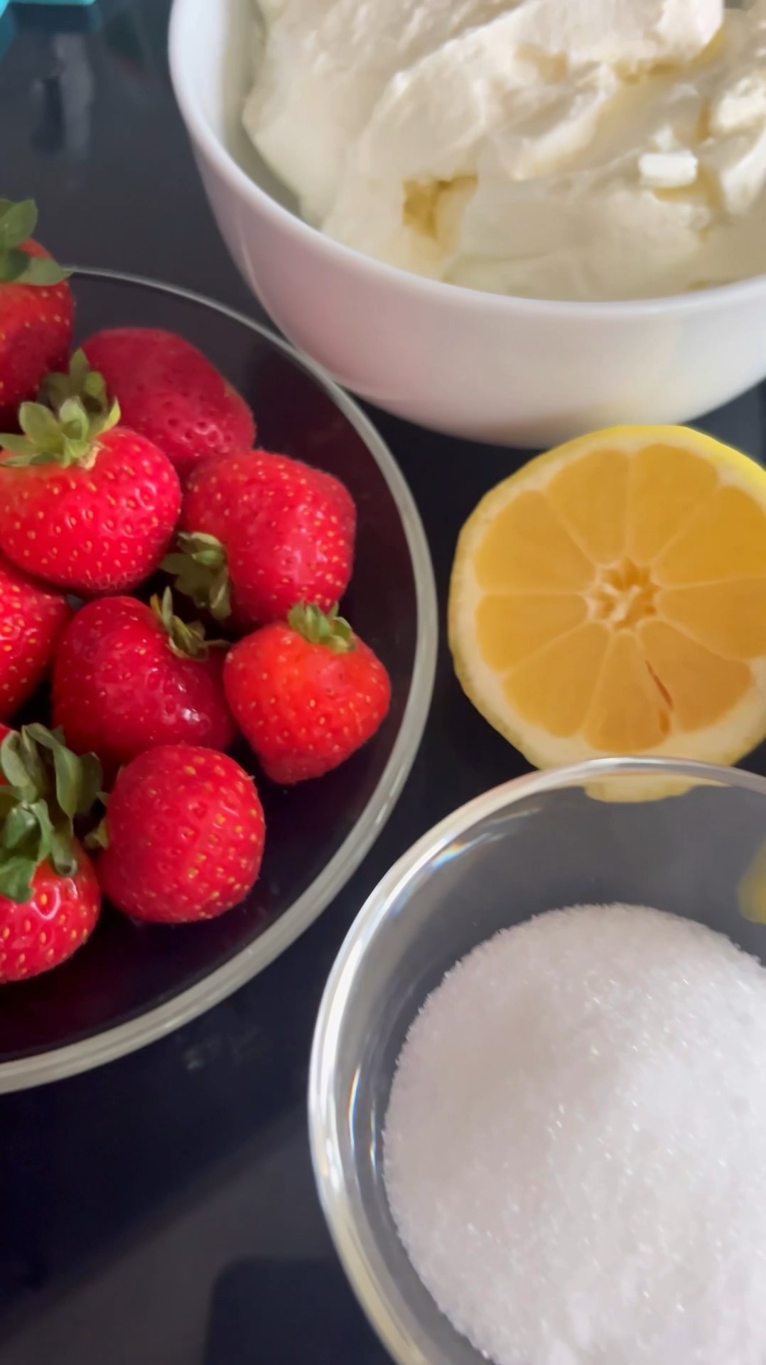 🍓Schneller Erdbeerquark / Fast strawberry curd #short #shorts # ...